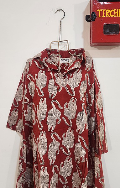 Kavya's High-Low Collared Top - Red & Tiger