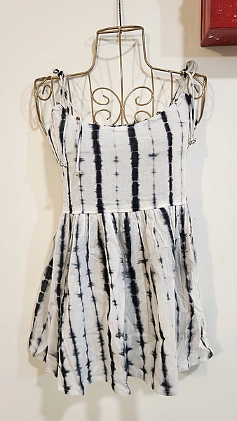 Basanti's Classic Tube Top - White & Black