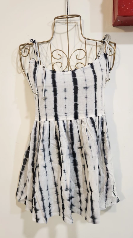 Basanti's Classic Tube Top - White & Black