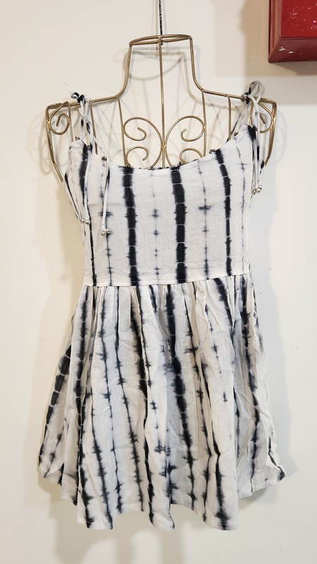 Basanti's Classic Tube Top - White & Black