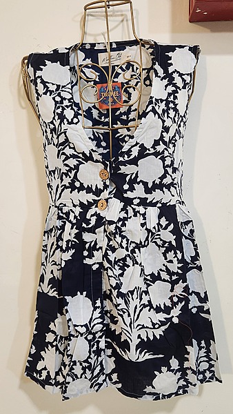 Urvashi's Deep-V & Button Top - Blue & Flowers