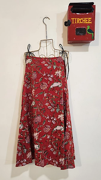 Naaz's Short halter gathered neck - Red & Flowers