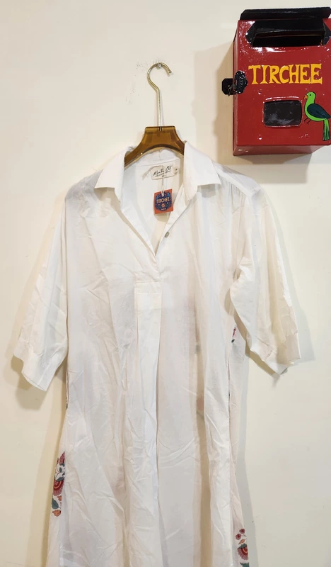 Meera's Button-Down Collared Dress - White & Red Flower