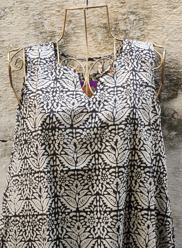 Saira's A-line Dress - Cream & Black