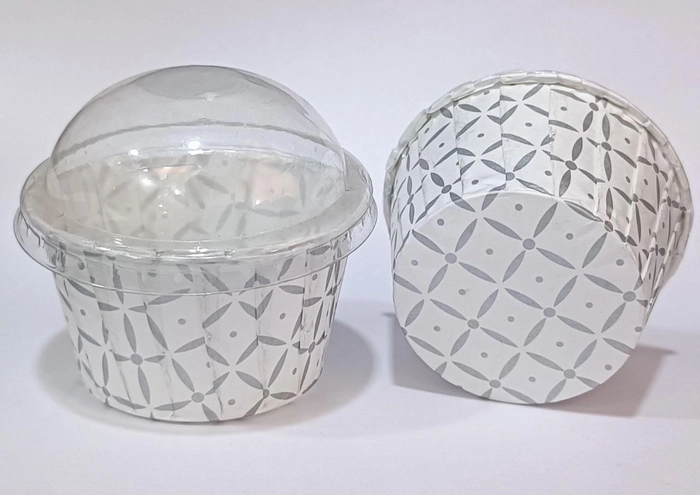 Muffin cups with lid