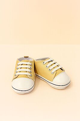 Unisex Soft Cotton Baby Shoes & Socks Gift Set (0–12 Months) – Beige Unisex Soft Cotton Baby Shoes & Socks Gift Set (0–12 Months) – Beige