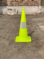 H2 PC750 SAFETY CONE
