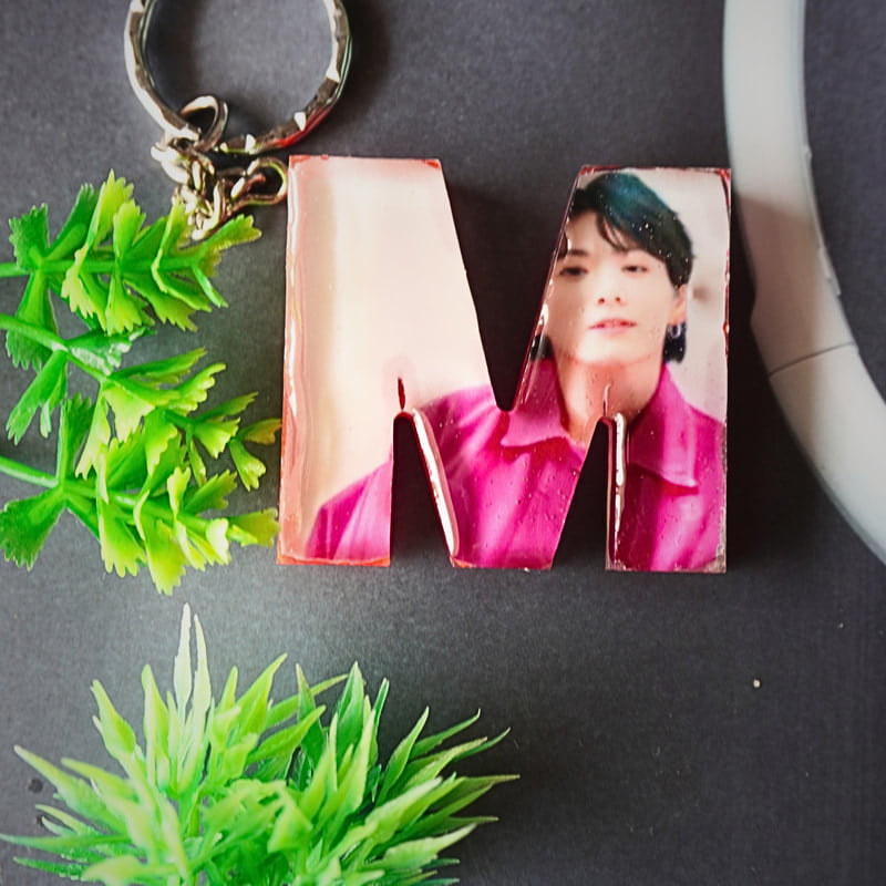'M'LETTER BTS PHOTO KEYCHAIN (LPK0002)