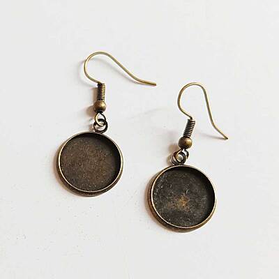 Round Bezel With Earring Hook Round Bezel With Earring Hook