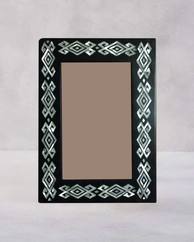 Ebony Elegance Photo Frame