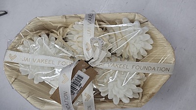 FLOATING ASTER CLUSTER CANDLE