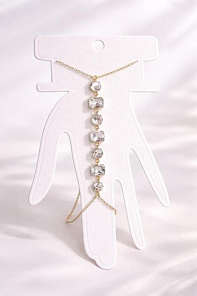 Elegant gold bracelet with cubic zirconia