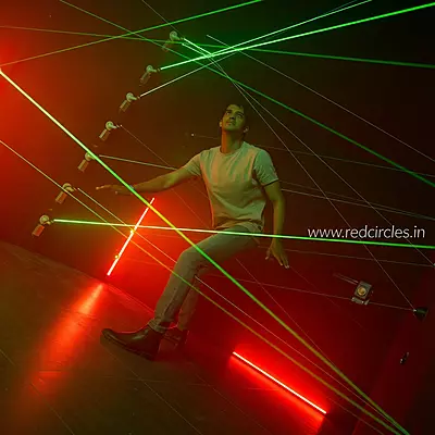 LASER MAZE ESCAPE