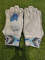 CRICKET BATTING GLOVES SG   