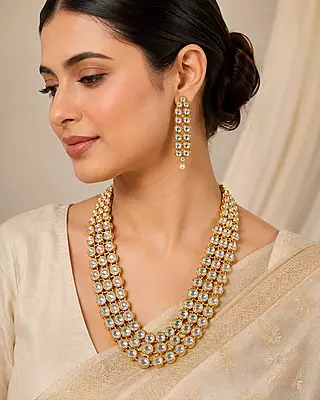Kundan Noorvi Layered Necklace with Earrings