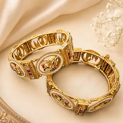 Rajwada Pearl Frame Story Bracelet
