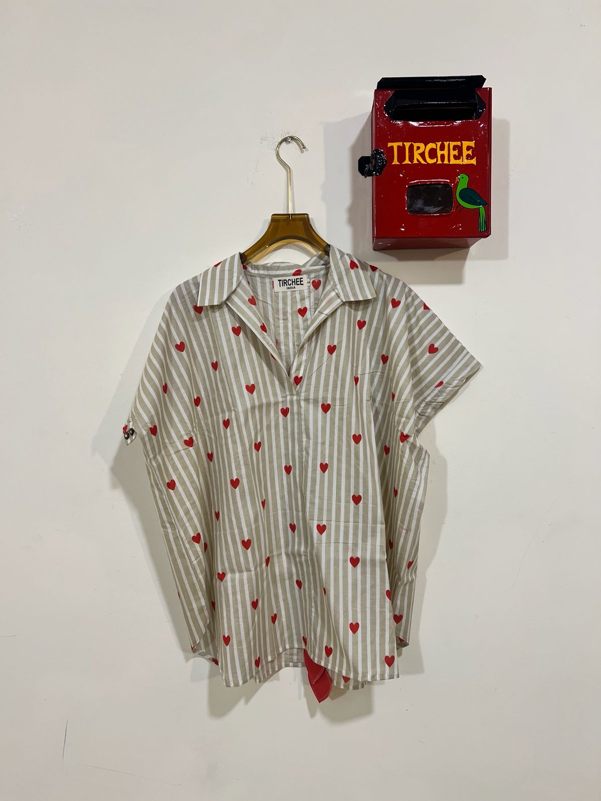 Ishq's Small Anti-fit with Back Open & Tie - Cream & White with Hearts