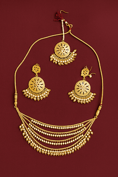 Royal Gold-Plated Kundan Necklace, Maang Tikka and Earring Set