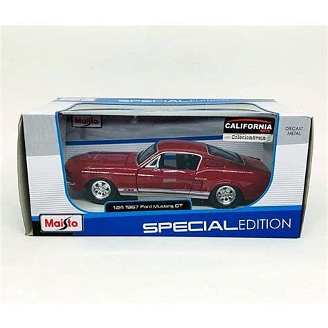 Ford Mustang GT 1967 in Hard Case 1:24 Maisto