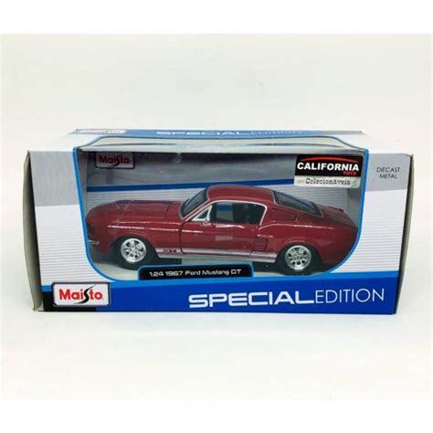 Ford Mustang GT 1967 in Hard Case 1:24 Maisto