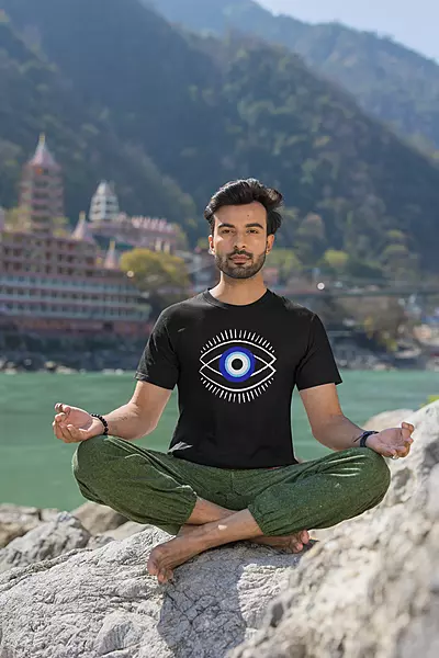 Eye On | T-Shirt