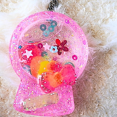 SNOW GLOBE SHAKER KEYCHAIN