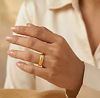 18 kt gold engraved band ring