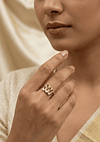 18 kt gold swirl ring