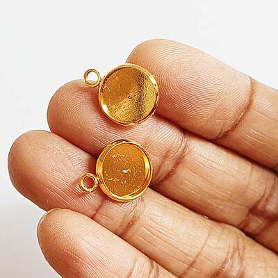 Ear Stud Gold With Eye -10mm Ear Stud Gold With Eye -10mm