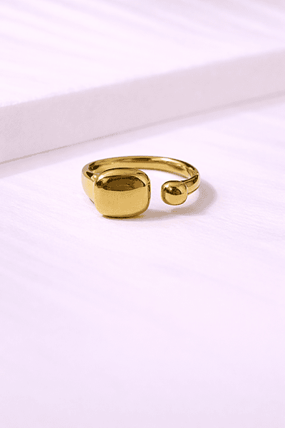 Gold minimalist ring