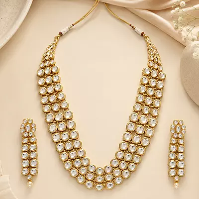 Kundan Noorvi Layered Necklace with Earrings