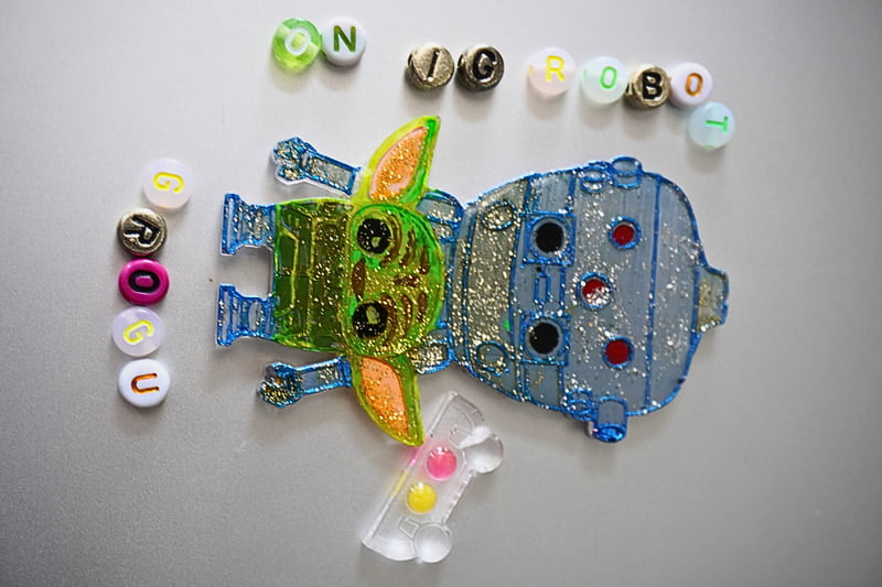 GROGU ON IG ROBOT GROGU ON IG ROBOT