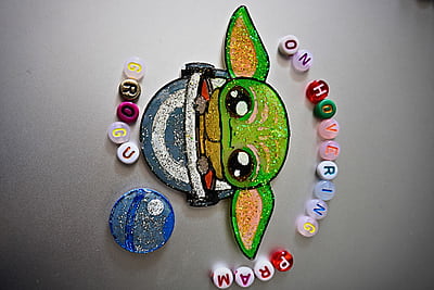 GROGU ON HOVERING PRAM