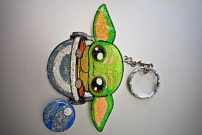 GROGU ON HOVERING PRAM