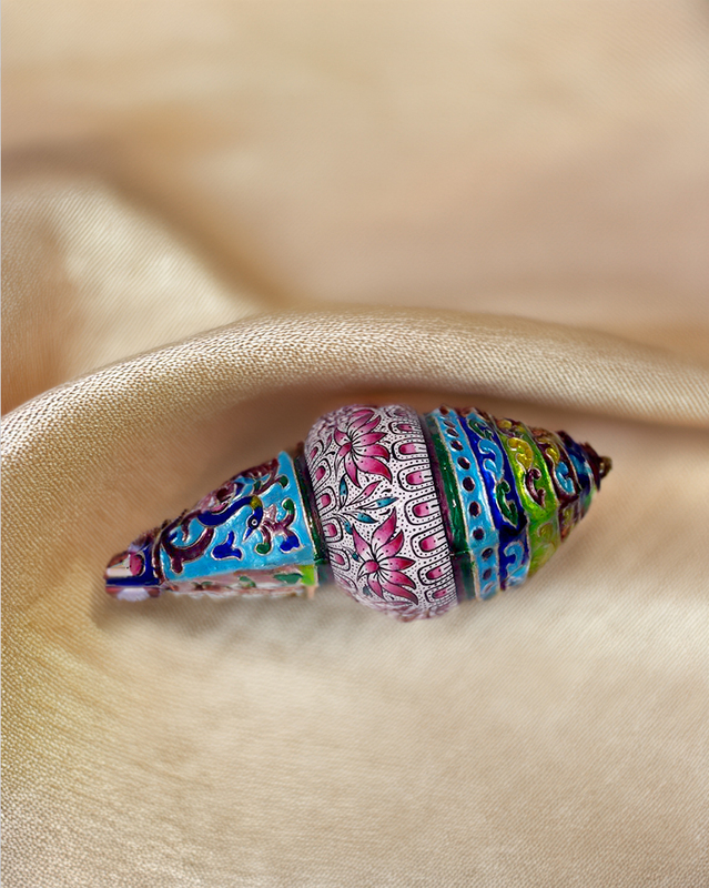 Gulabi Meenakari Shankh