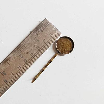 Hair Pin With Bezel