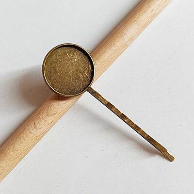 Hair Pin With Bezel