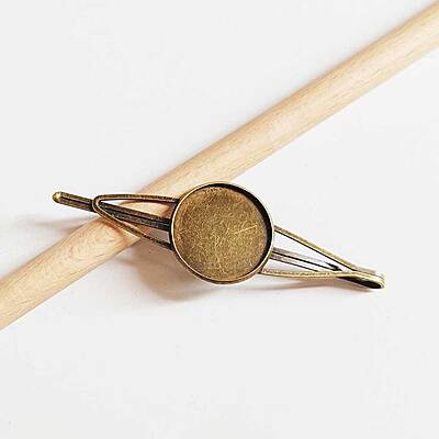 Hair Pin With Bezel