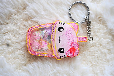 HELLO KITTY KAWAII CUP SHAKER KEYCHAIN HELLO KITTY KAWAII CUP SHAKER KEYCHAIN