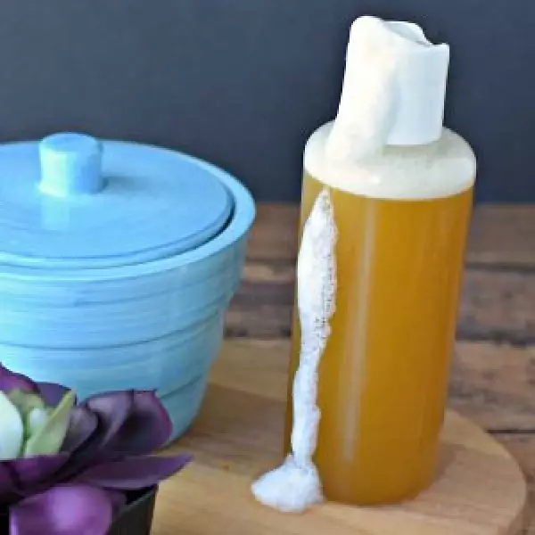 Nalangu mavu body wash