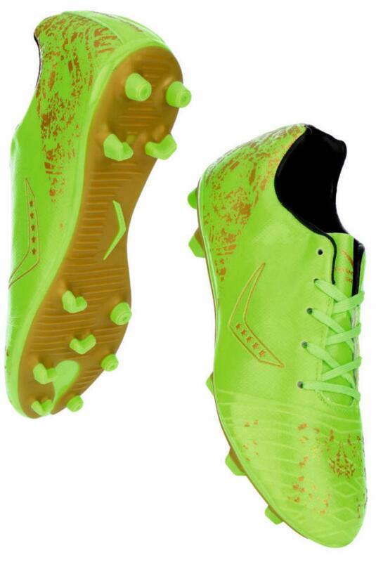 TRANSFORM SOCCER STUDS Iglow