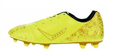 TRANSFORM SOCCER STUDS Iglow