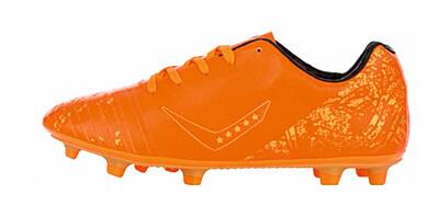 TRANSFORM SOCCER STUDS Iglow