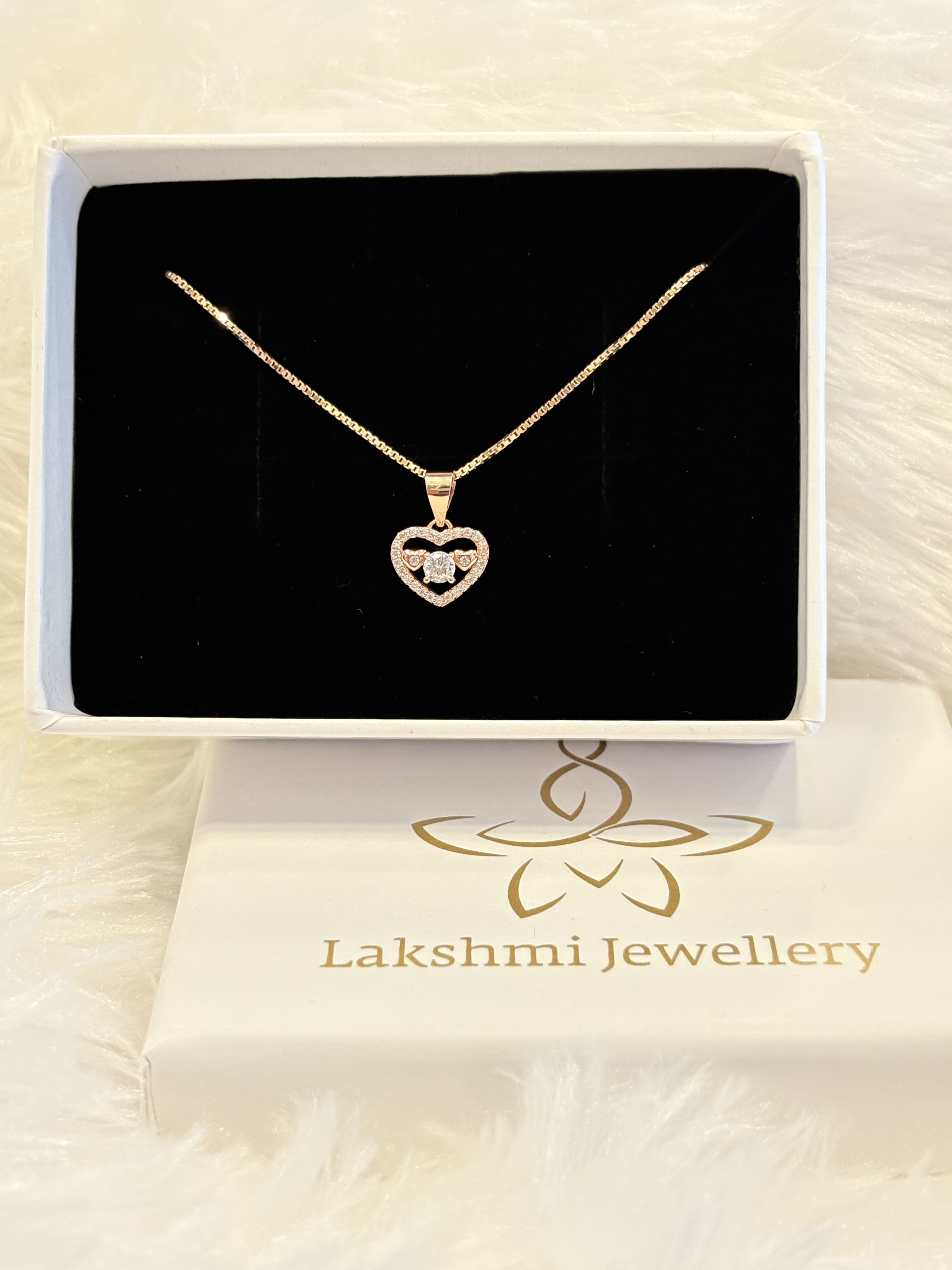 Silver heartyy chain with rosegold finish