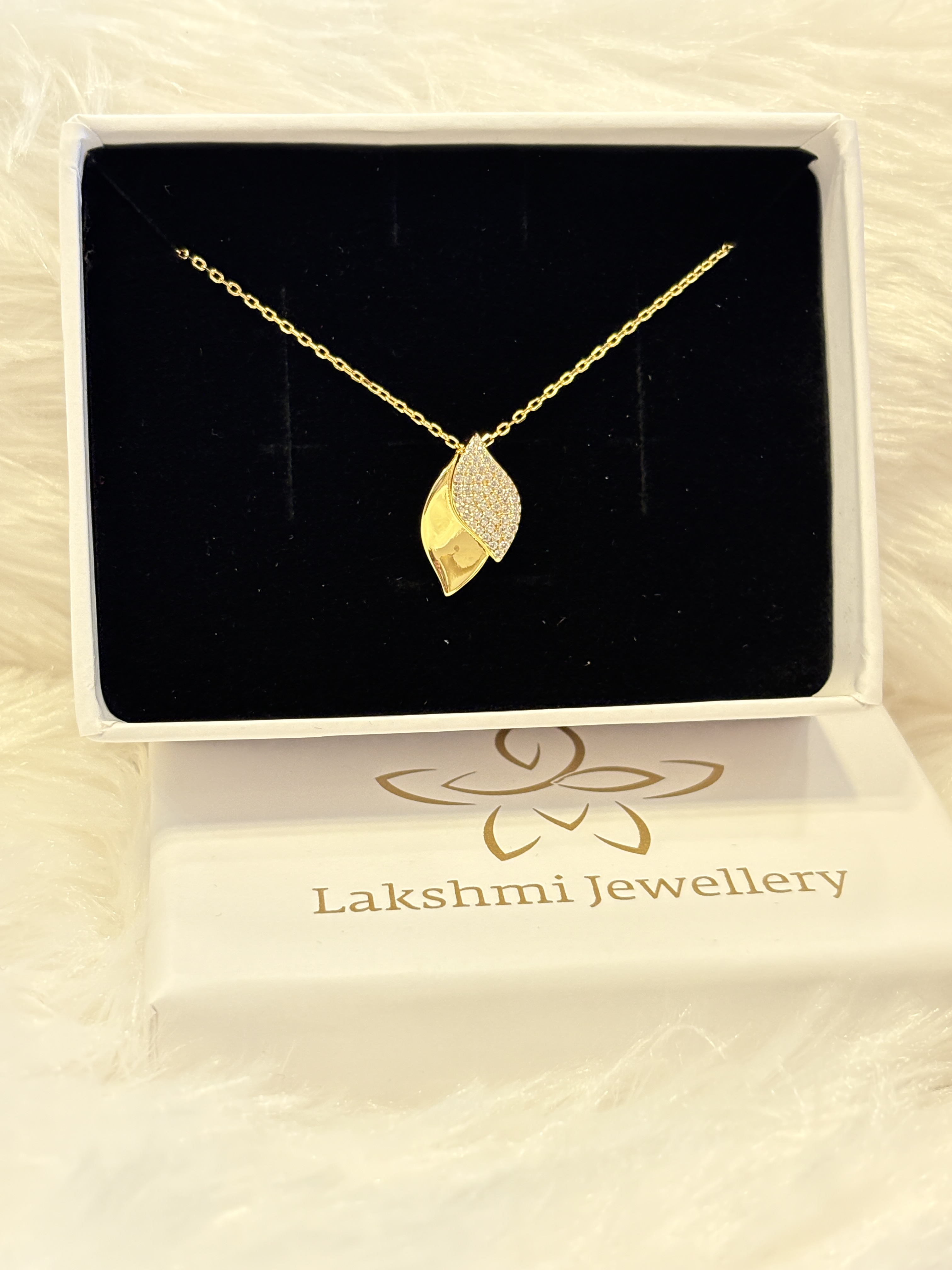 Silver yalini chain with gold finish