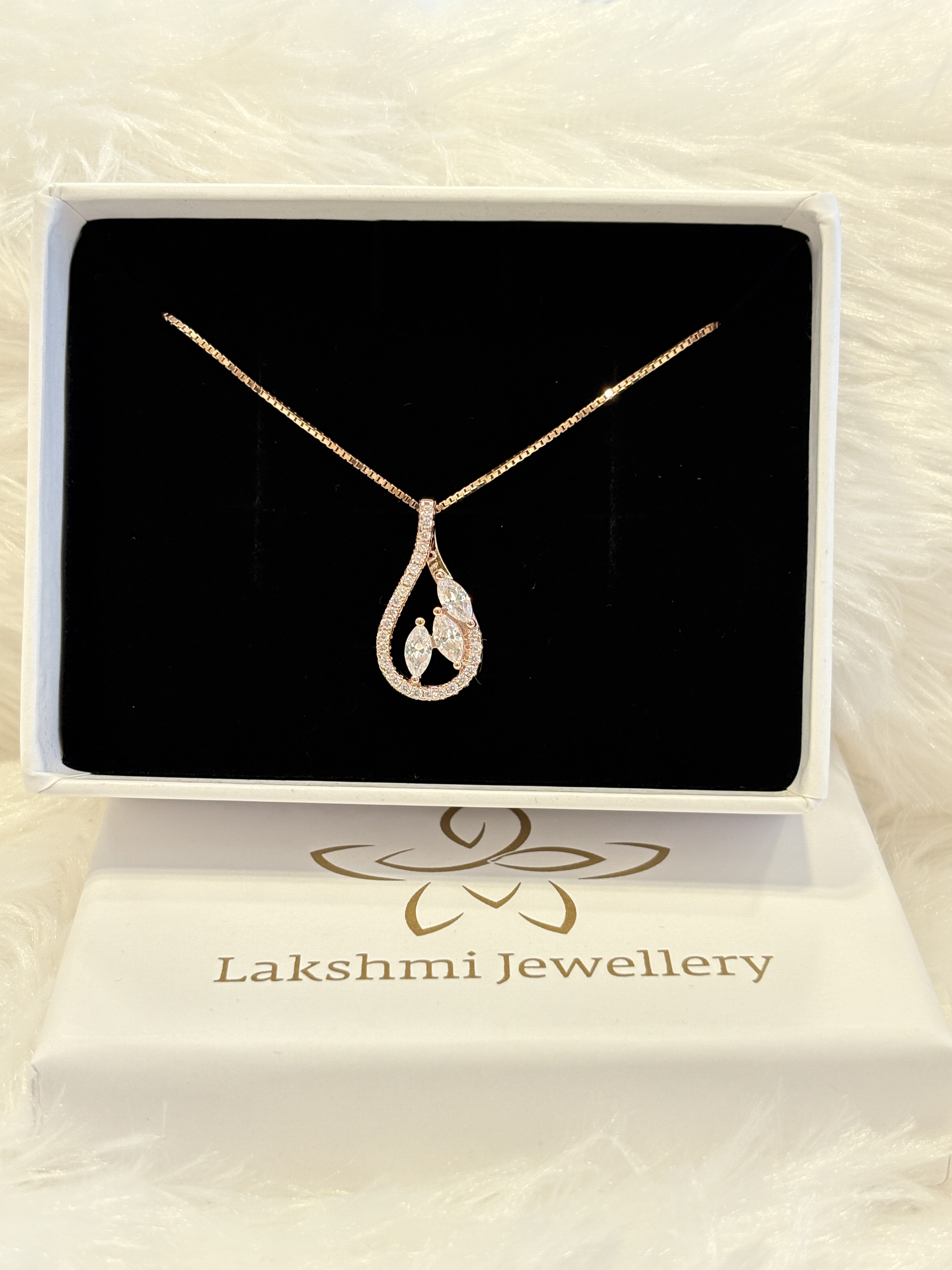 Silver maghiz chain with rosegold finish