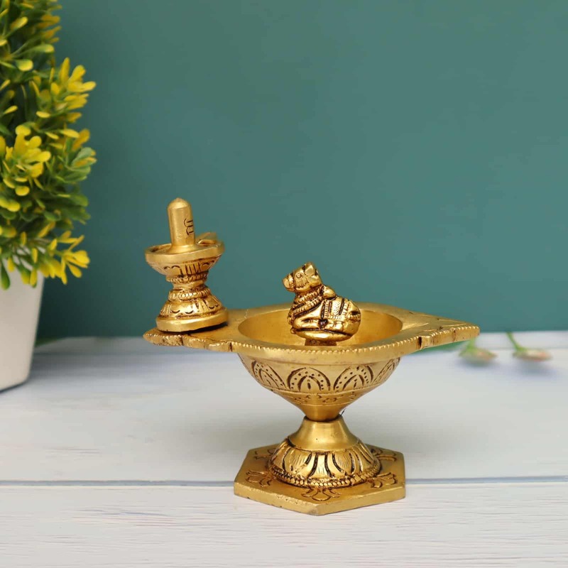 Brass Shivling Diya/Pradosha Deepam with Lingam and Nandhi/Vilakku - 4 inch Height | Sacred Brass Shivling Diya/Pradosha Deepam with Lingam and Nandhi/Vilakku