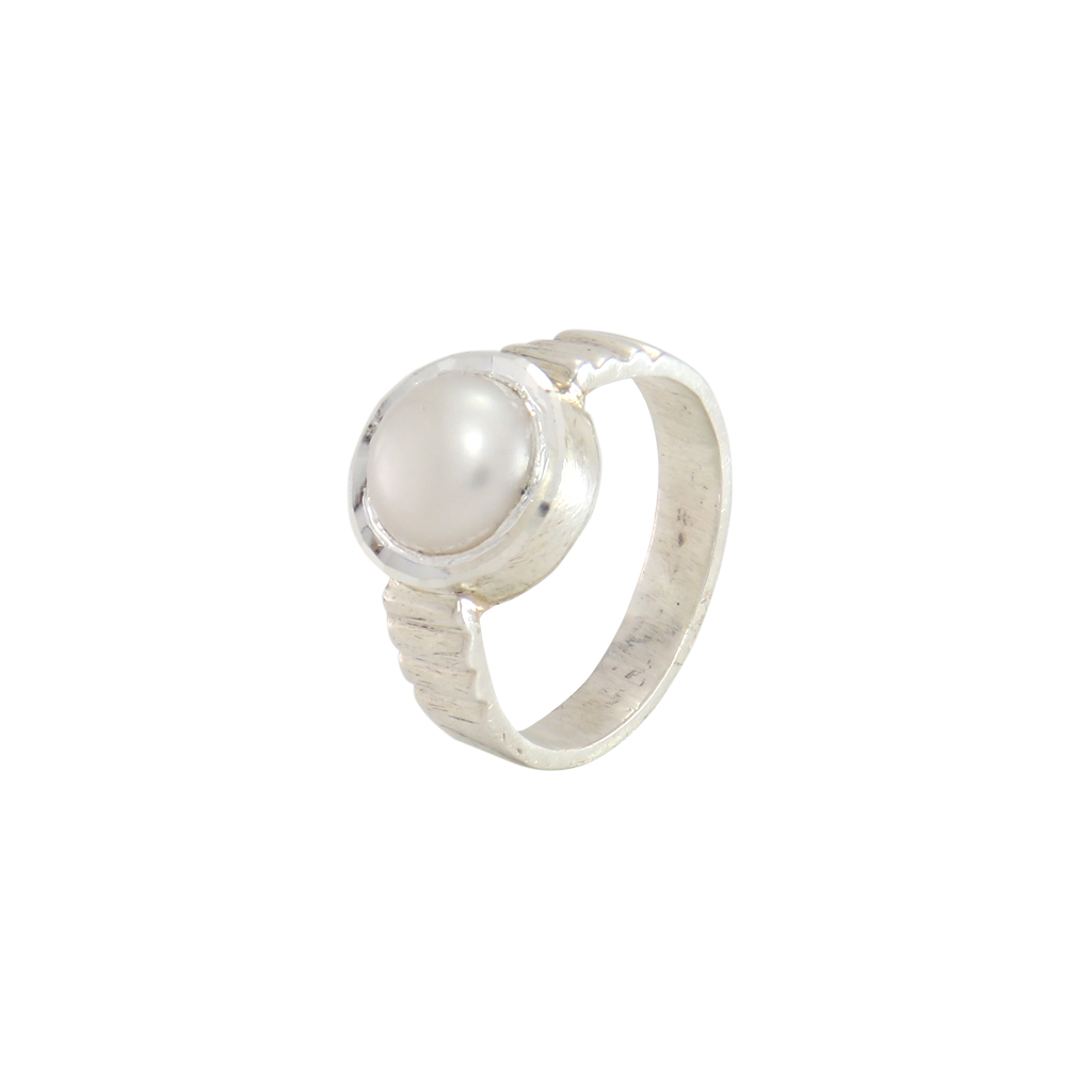 Elegant Sterling Silver Pearl Ring
