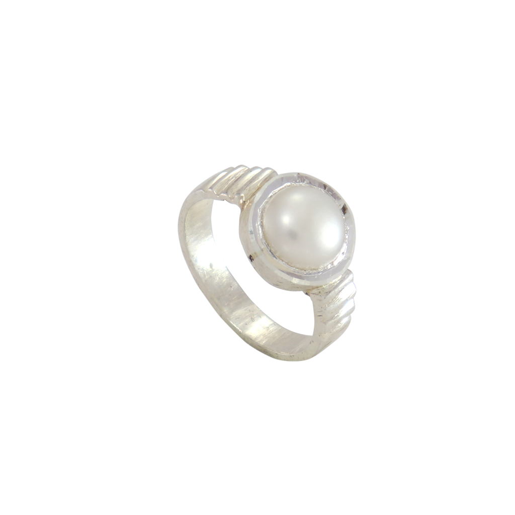 Elegant Sterling Silver Pearl Ring
