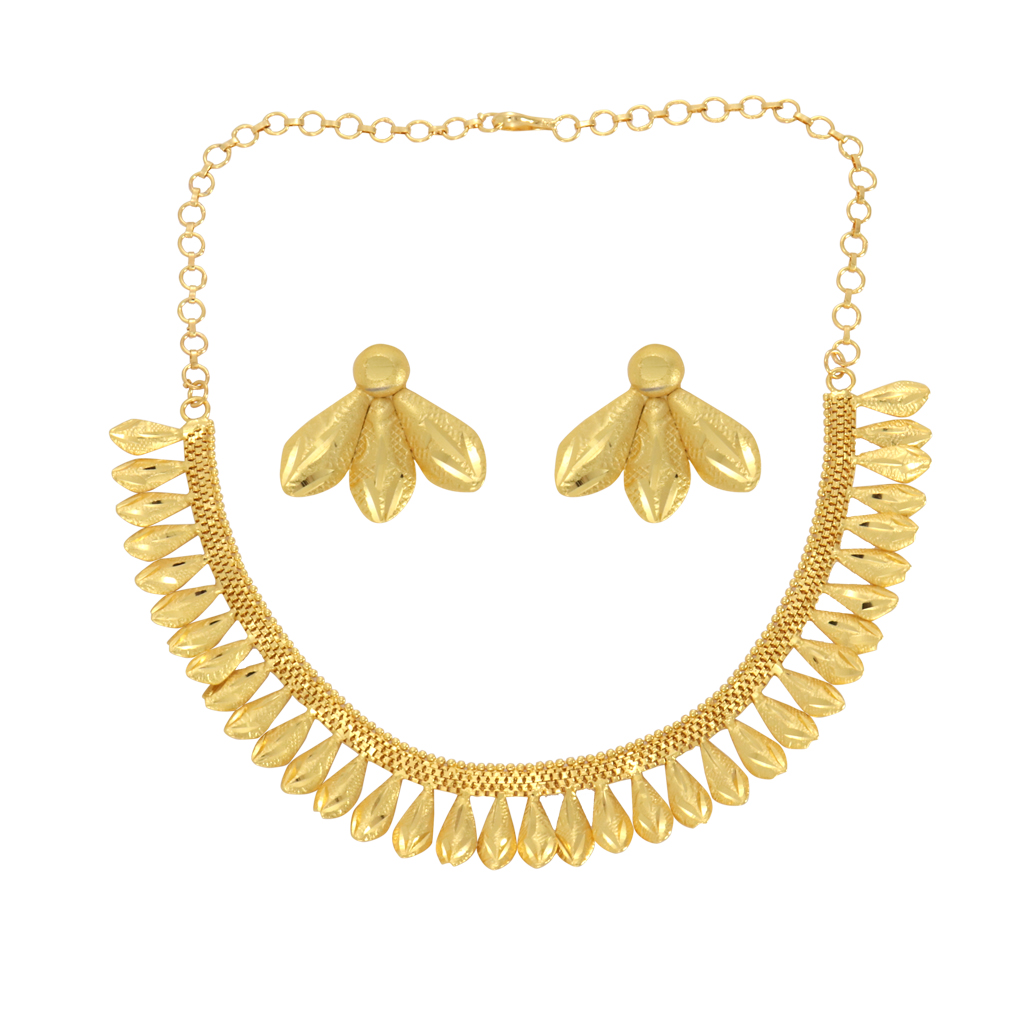 Gold tone flower necklace